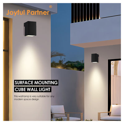 กันน้ํา IP65 แสงกําแพงกลางแจ้ง 8W 45 องศา DC 24v CE ใบรับรอง SMD LED โหลสลูมิเนียม